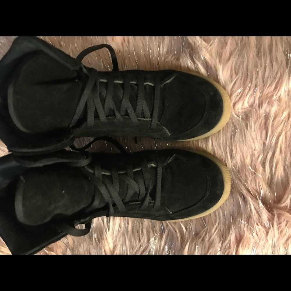 André Tennis shoes